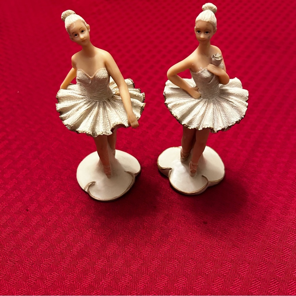 Vintage K’s Collection Pair Of Ballerina Figurines EUC  Resin Hand Painted Posed